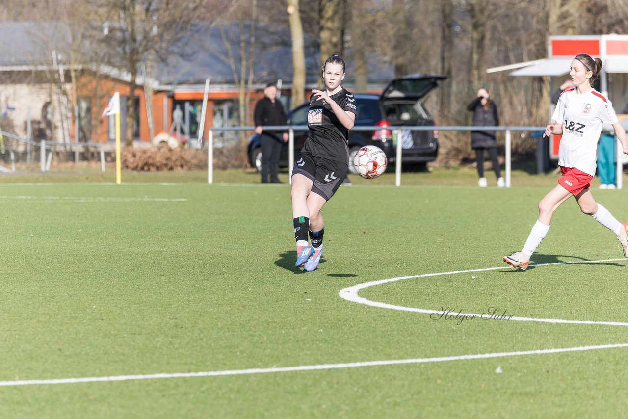 Bild 169 - wBJ SV Wahlstedt - SV Henstedt Ulzburg : Ergebnis: 0:1